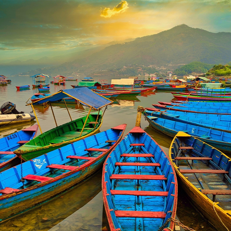 Nepal : Where Earth meets the Sky